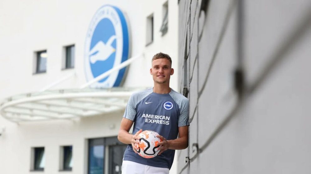 Video/ Brighton prezanton portierin e ri n&euml; stilin 'Simpsons':