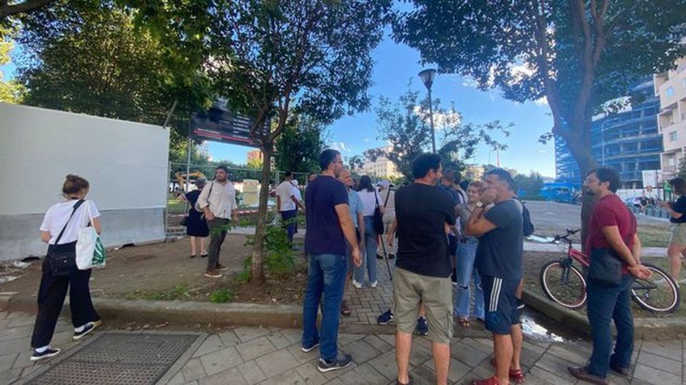 PAMJET/ &ldquo;L&euml;vizja Bashk&euml;&rdquo; proteston kund&euml;r kullave