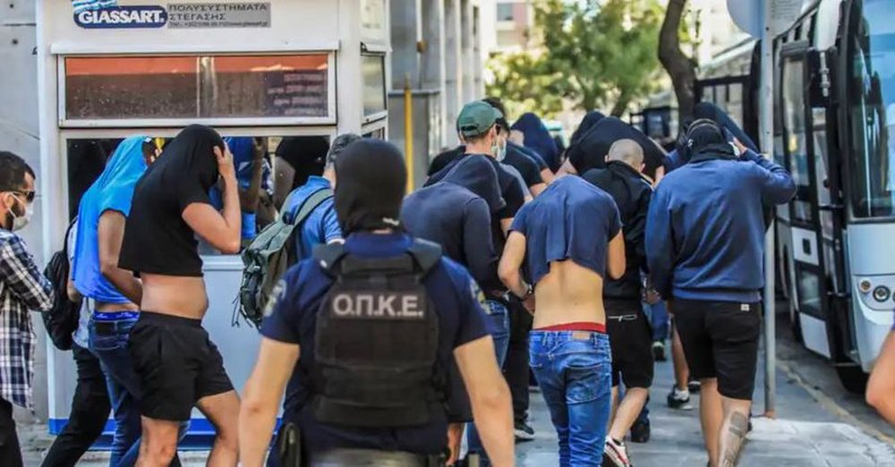 Vrasja e ultrasit grek n&euml; Athin&euml;, rreth 100 tifoz&euml; kroat&euml;