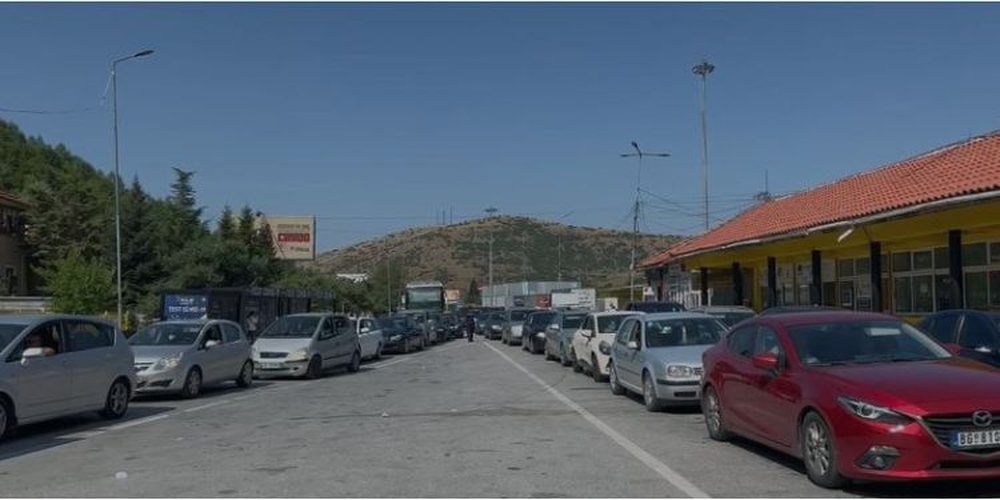 Fluks emigrant&euml;sh q&euml; largohen nga Kapshtica, rradh&euml; t&euml; gjata