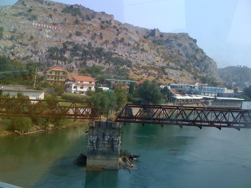U mbyt n&euml; lumin Buna, gjendet pas 5 or&euml;sh k&euml;rkime trupi i t&euml;
