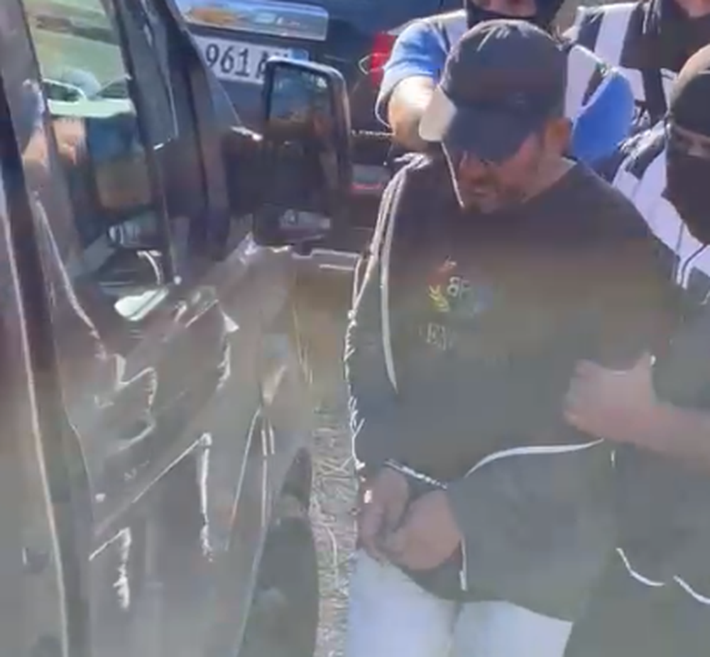 Plagosi policin n&euml; Pilur, arrestohet autori