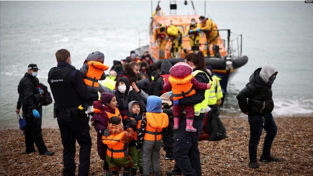 Britania nis mbledhjen e emigrant&euml;ve (p&euml;rfshir&euml; shqiptar&euml;t)