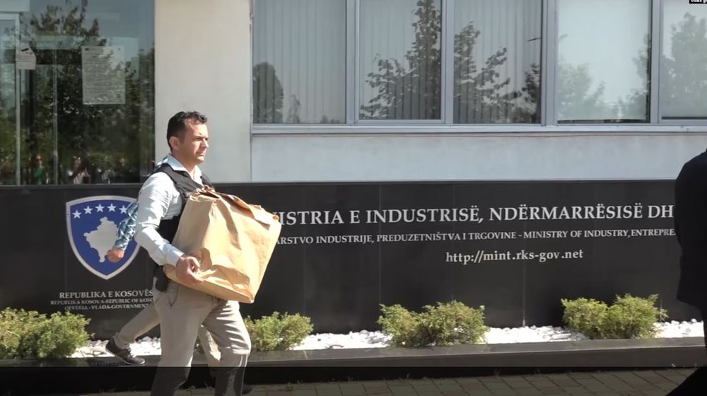Arrestohen dy zyrtar&euml; dhe nj&euml; biznesmen p&euml;r abuzime me rezervat
