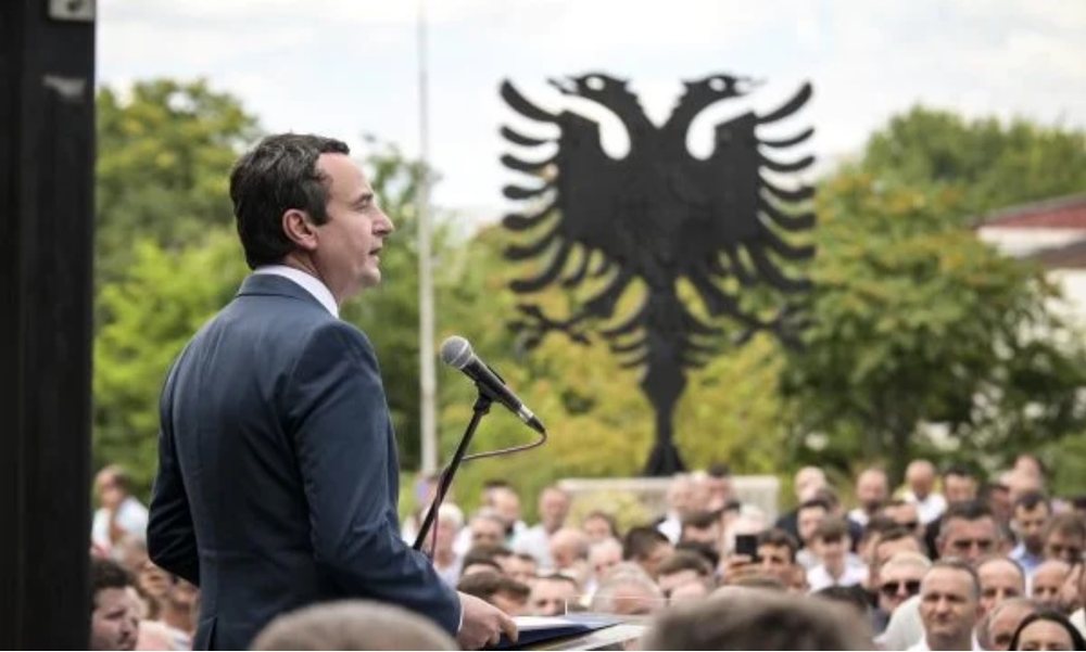 Kurti u p&euml;rgjigjet akuzave p&euml;r vizit&euml;n n&euml; &Ccedil;air dhe