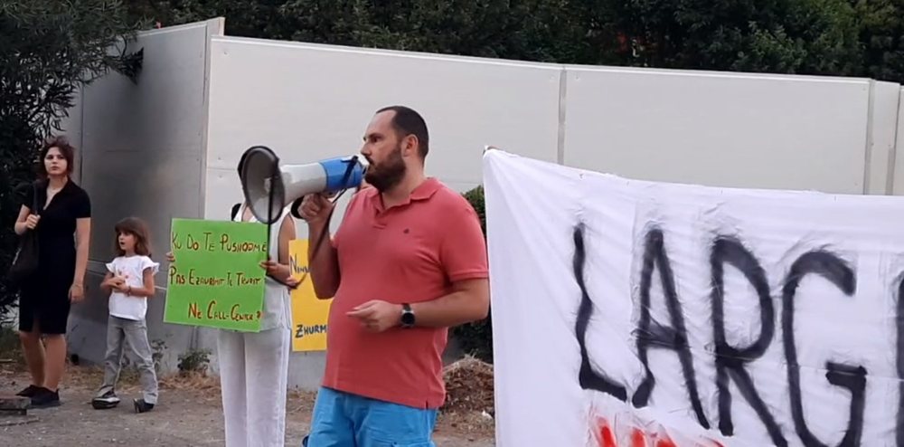 Kulla p&euml;rbind&euml;sh n&euml; Tiran&euml;, tjet&euml;r protest&euml; nga