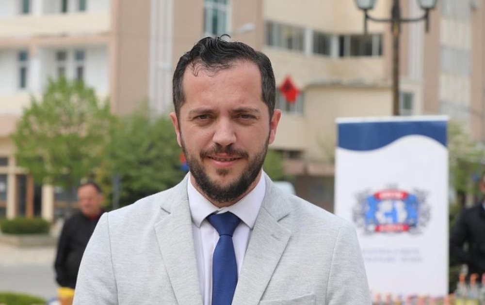 Safeti i la porosi t'i mbaronte pun&euml; Alm&euml;s me tenderin, Rama e
