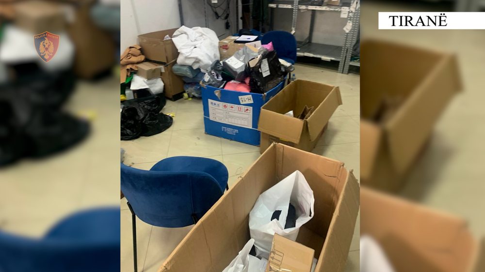 Magazinonin dhe shp&euml;rndanin mallra t&euml; kontrabanduar, dy punonj&euml;s