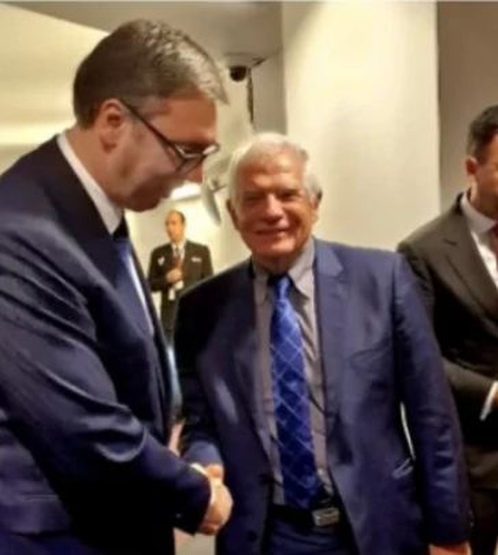 Bruksel/ Borrell dhe Laj&ccedil;ak presin Vu&ccedil;i&ccedil;, m&euml; pas takim