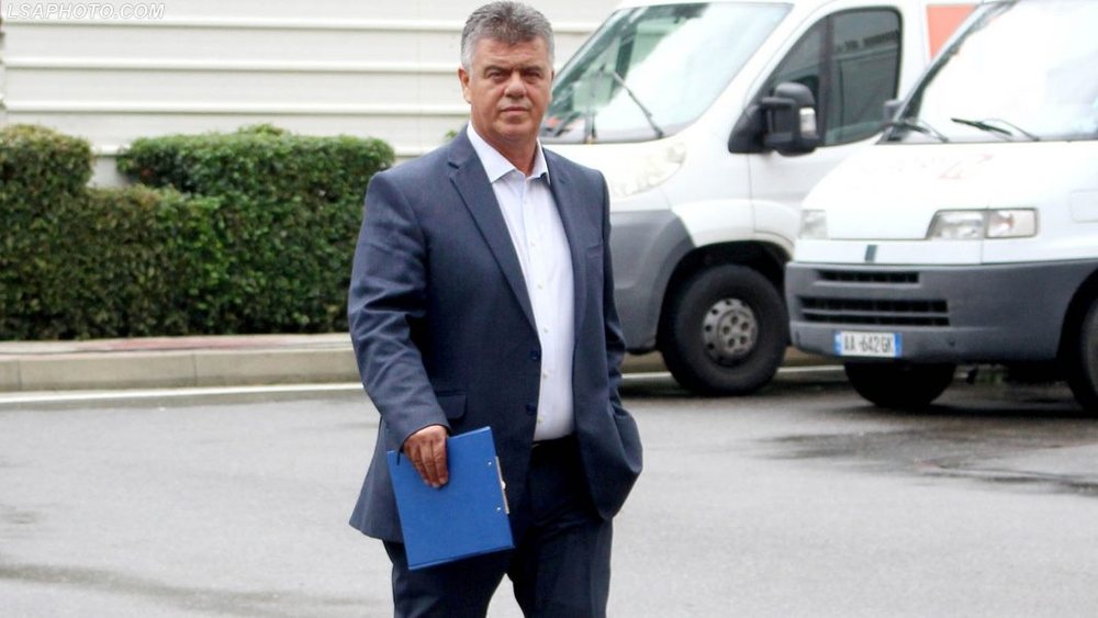 D&euml;nimi i Kok&euml;s dhe Bllakos/ Z&euml;ri i Amerik&euml;s: Dosja e
