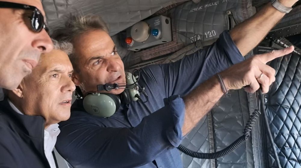 P&euml;rmbytjet "gjunj&euml;zojn&euml;" Greqin&euml;, Mitsotakis shkon