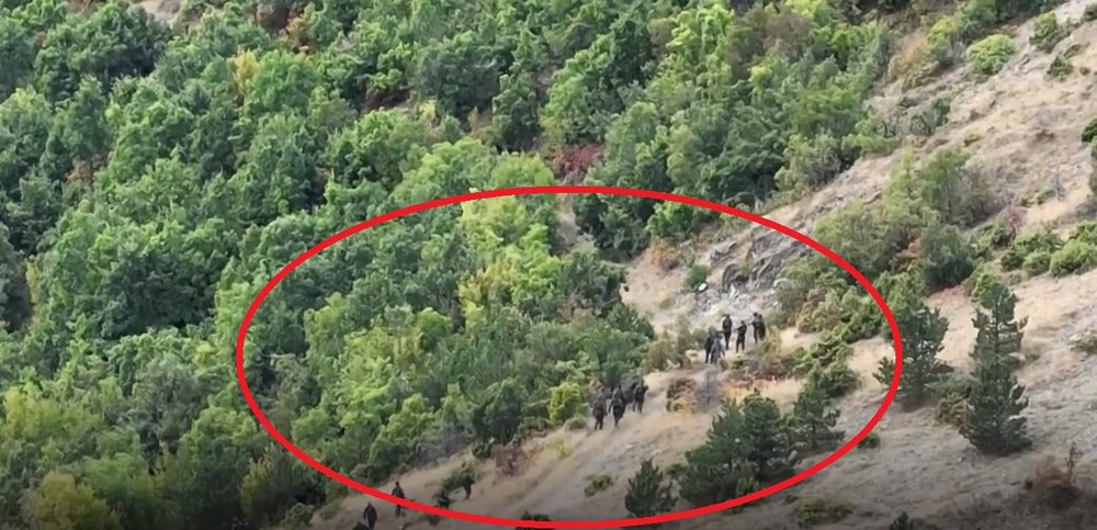 Dalin PAMJET/ Si u arratis&euml;n serb&euml;t nga manastiri i Banjsk&euml;s