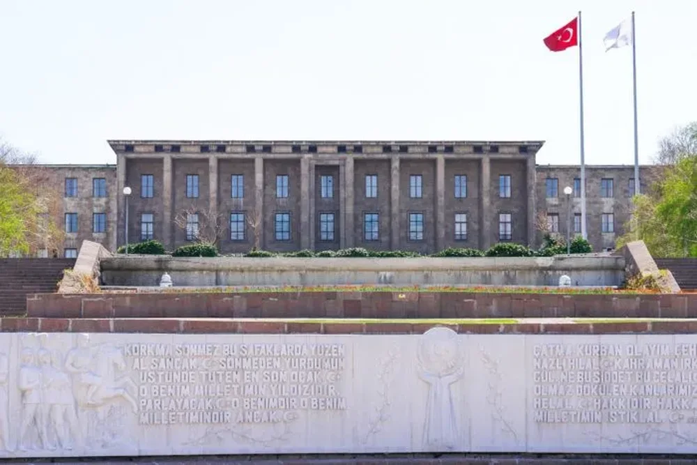 Sulm terrorist pran&euml; parlamentit turk n&euml; Ankara
