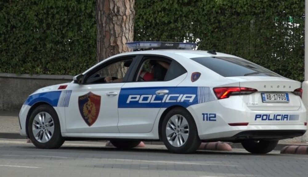 I vun&euml; flak&euml;n lokalit n&euml; Tiran&euml;, shpallet n&euml;