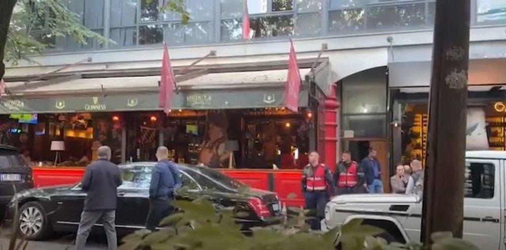 Pas selis&euml; blu, policia i shkon Berish&euml;s n&euml; pallat