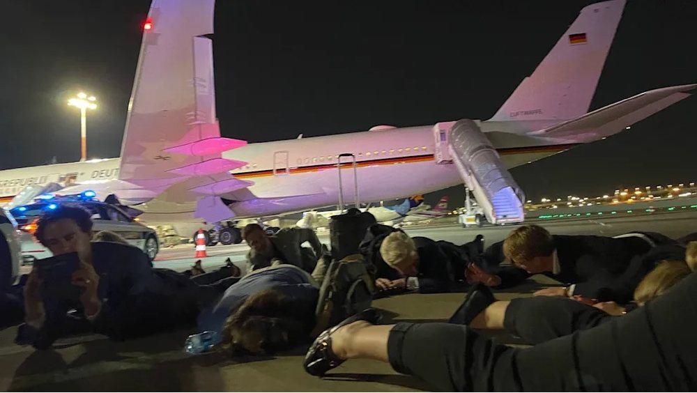 Alarm ajror n&euml; Tel Aviv, kancelarin gjerman e nxjerrin urgjent nga avioni