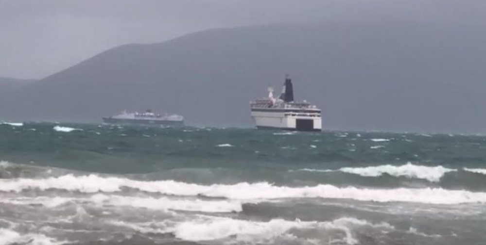 Durr&euml;s, pezullohet lundrimi p&euml;r mjetet e vogla