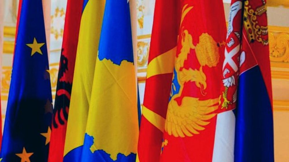 Sondazhi/ Shqip&euml;ria dhe Kosova kan&euml; mb&euml;shtetjen m&euml; t&euml;
