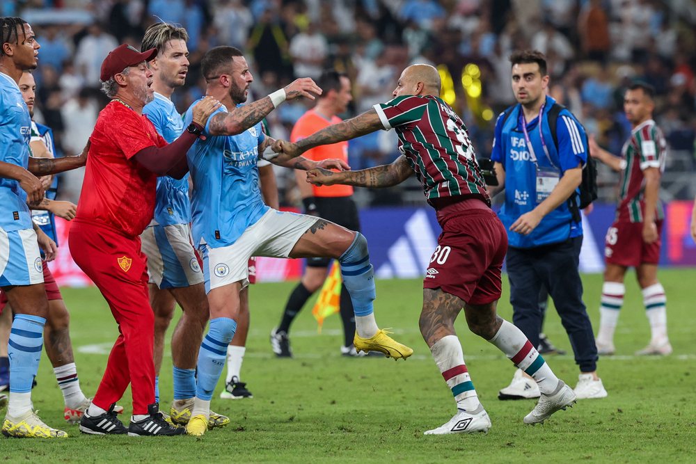 FOTO/ Fluminense humbi ndeshjen, Felipe Melo mendjen: sherr i eg&euml;r me