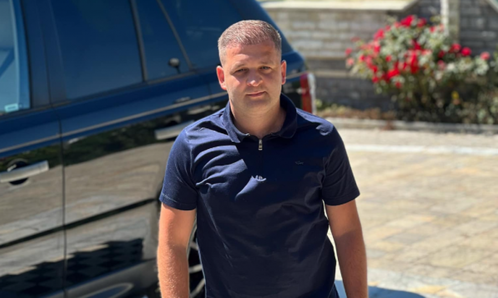 Ekzekutimi i Liridona Ademajt, policia kontrollon banes&euml;n e Naim Murselit