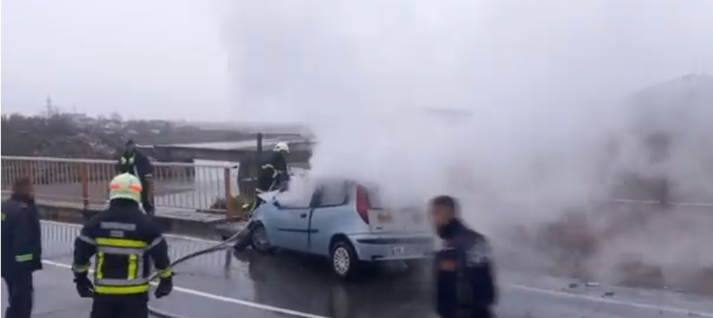 Aksident n&euml; Shkod&euml;r, p&euml;rplasen dy makina