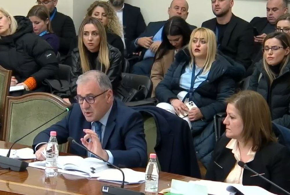 Arrest sht&euml;pie apo burg p&euml;r Berish&euml;n? Shikoni si p&euml;rgjigjet