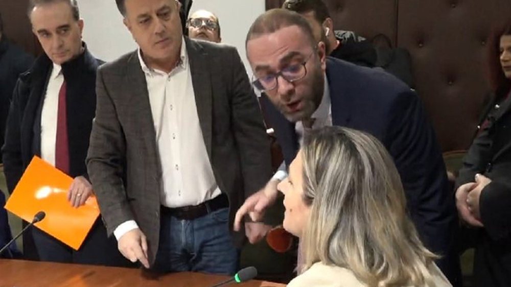 P&euml;rplasja e Bardhit dhe Nok&euml;s me A&ccedil;k&euml;n te