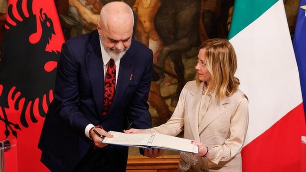 Shqyrtimi n&euml; Kushtetuese p&euml;r marr&euml;veshjen me Italin&euml;