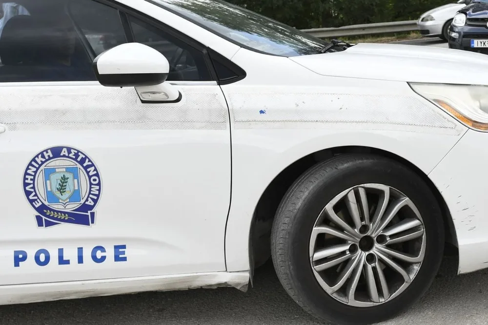 Grabisin me arm&euml; pik&euml;n e basteve n&euml; Greqi, arrestohen dy