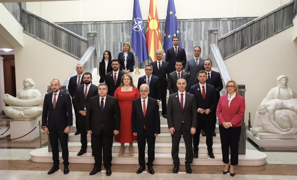 Sot merr detyr&euml;n Talat Xhaferri, k&euml;ta jan&euml; emrat e ministrave