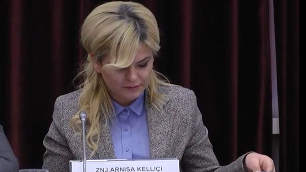 Gjyqtarja merr letr&euml;n k&euml;rc&euml;nuese, k&euml;rkon mbrojtje t&euml;