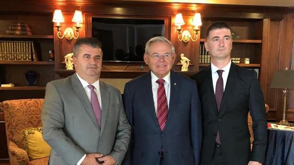 Lidhjet e korrupsionit/ Si gjeti mb&euml;shtetje amerikane edhe opozita e