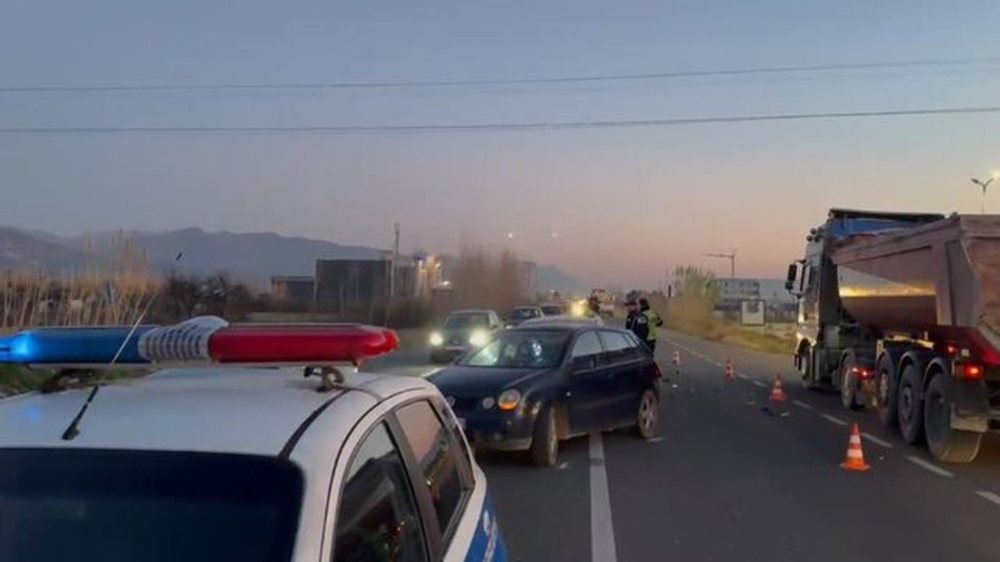 Aksident n&euml; Pogradec, plagoset shoferi dhe dy pasagjer&euml;t