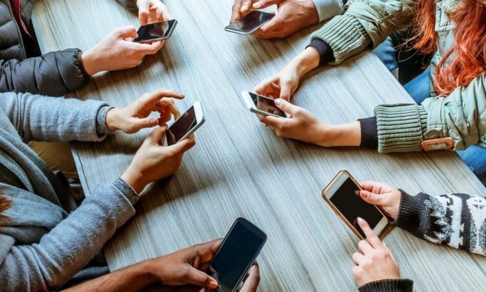Var&euml;sia nga rrjetet sociale, sociolog&euml;t: Emergjenc&euml;, po rrit