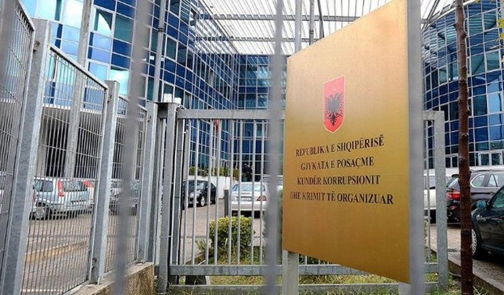 Mashtrimi me call centre/ SPAK &ccedil;on p&euml;r gjykim pes&euml; persona.