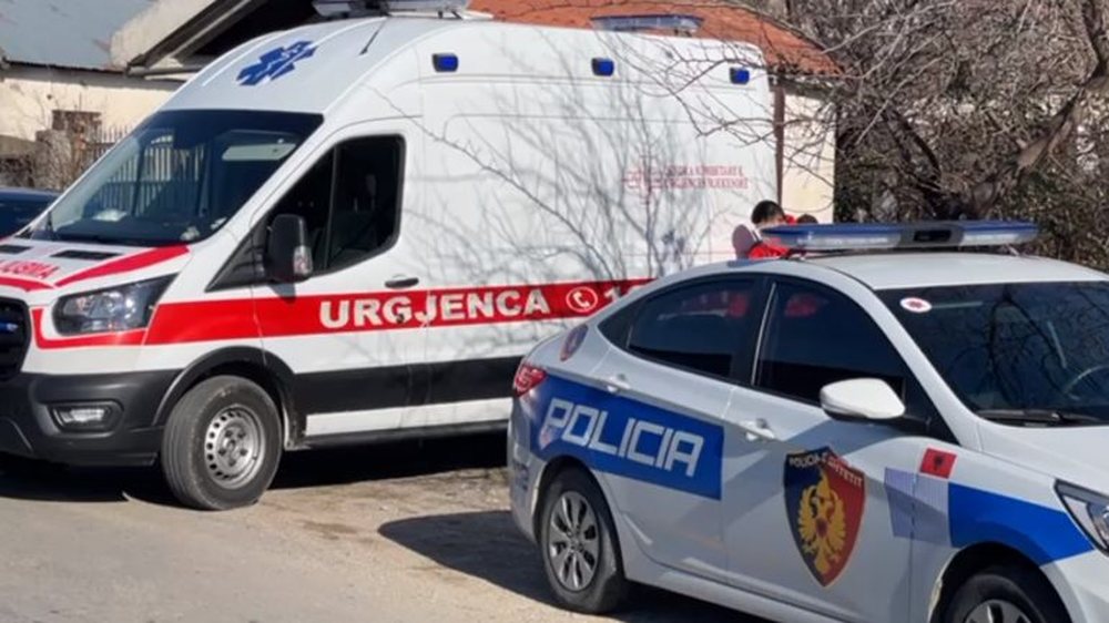 U p&euml;rplas me nje mjet tjet&euml;r dhe u kap duke drejtuar mjetin pa leje
