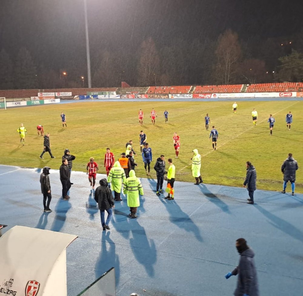 Bejzade debuton duke frenuar Tiran&euml;n, Abazaj shp&euml;ton Ahmatajn:
