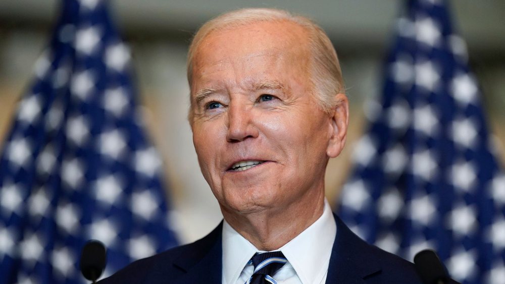 Biden p&euml;rpiqet t&euml; qet&euml;soj&euml; partin&euml; rreth gjendjes