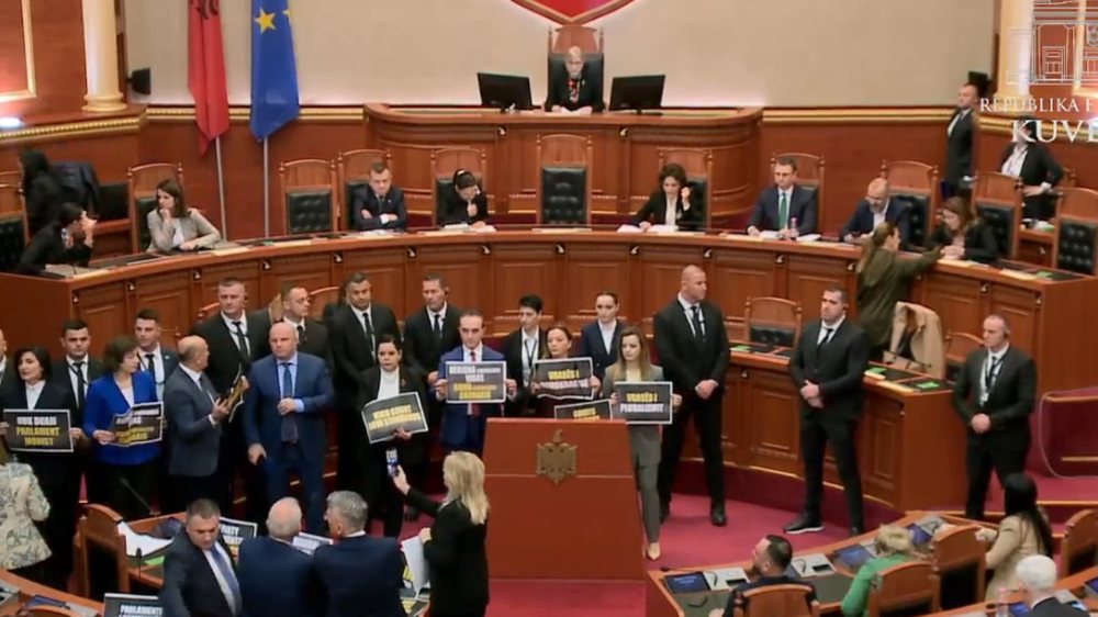Nuk siguroi votat nga opozita, PS t&euml;rheq projektligjin p&euml;r