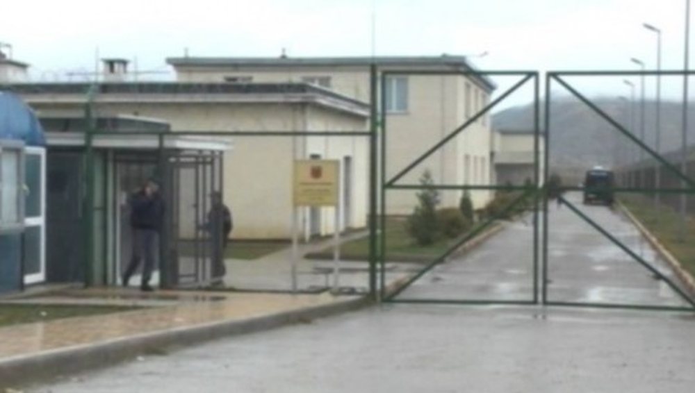 N&euml; burgun e Drenov&euml;s, i d&euml;nuari tenton t&euml; djeg&euml;