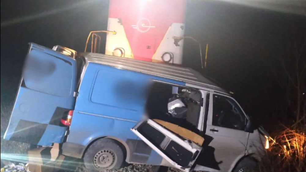 Aksident i r&euml;nd&euml; n&euml; Kosov&euml;/ Autobusi p&euml;rplaset me