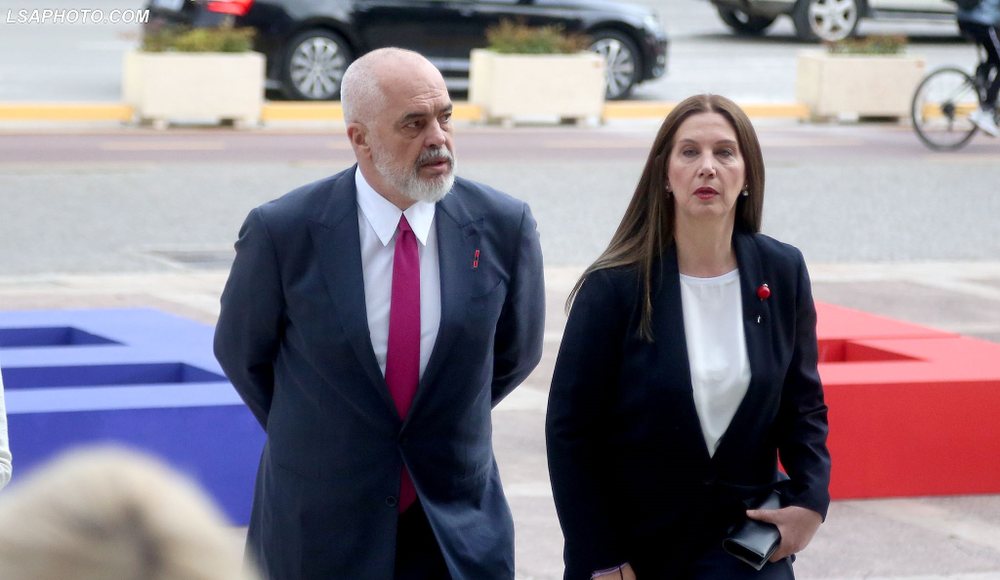 BIRN: Qeveria ngre agjenci p&euml;r mbetjet pa zgjidhur ende kolapsin me