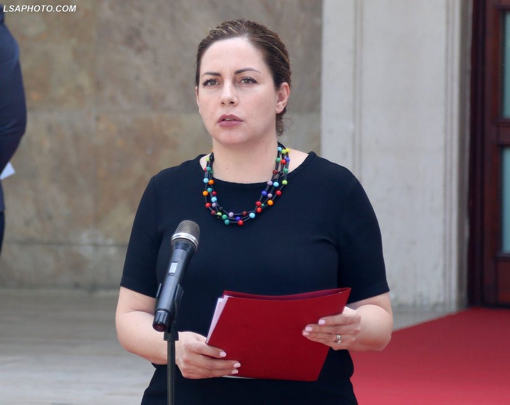 Opozita i k&euml;rkon Nikoll&euml;s zbatimin e vendimit p&euml;r mandatin e