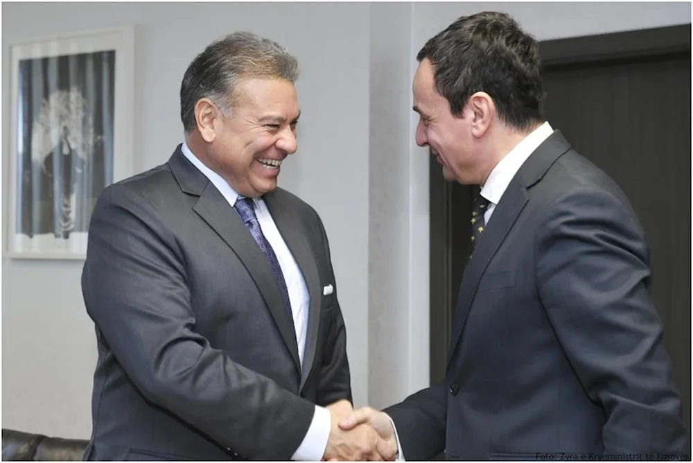 Escobar pas takimit me Kurtin: &Ccedil;far&euml; m&euml; premtoi kryeministri