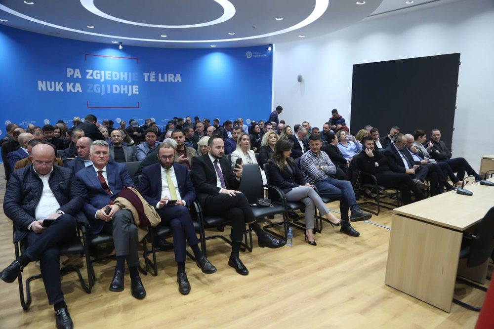 U ndryshua statuti p&euml;r bashkimin me Gaz Bardhin/ Zbulohen debatet n&euml;