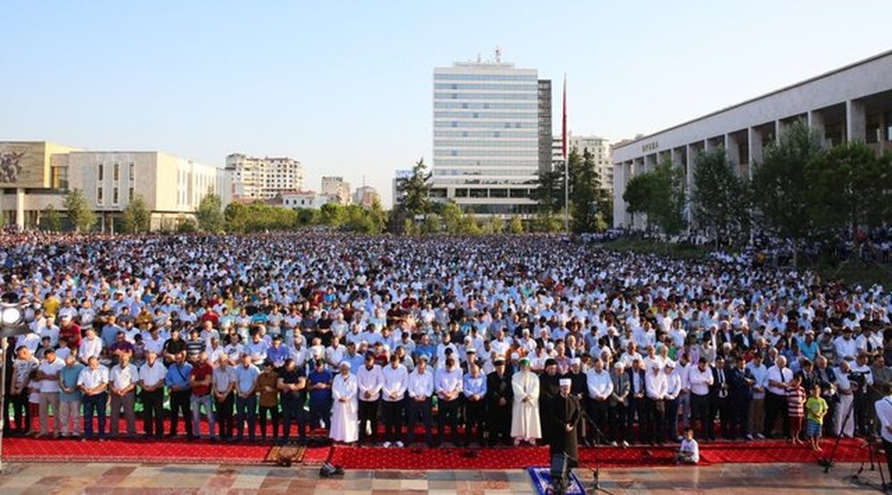 Namazi i Fiter Bajramit, Komuniteti Mysliman njoftim p&euml;r besimtar&euml;t