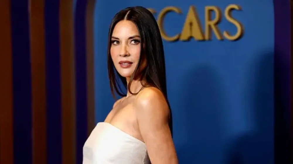 Olivia Munn flet p&euml;r betej&euml;n me kancerin e gjirit