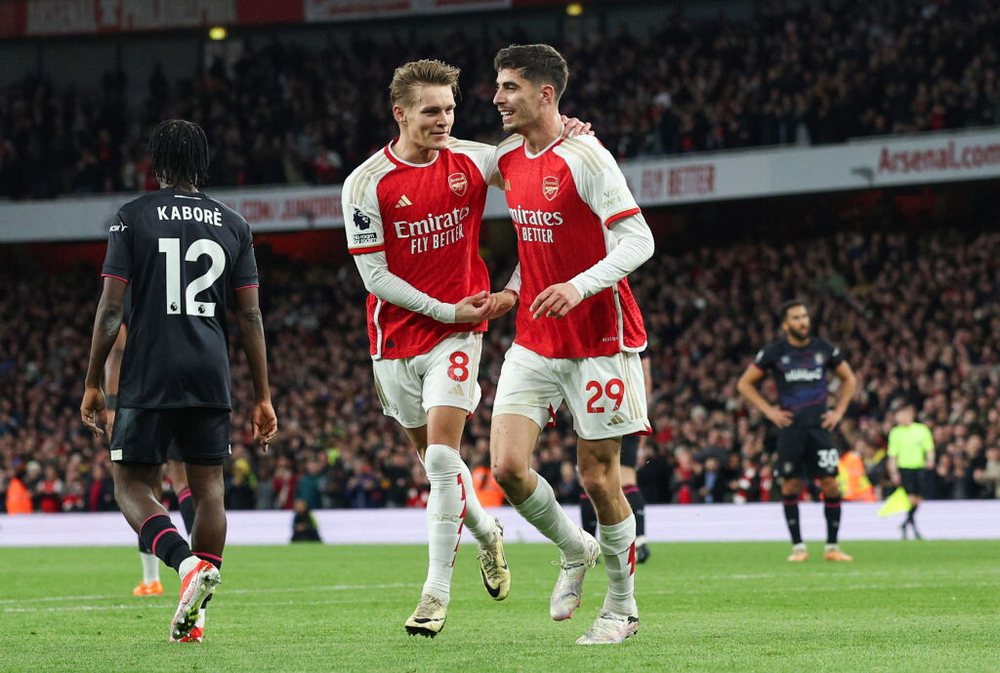 Video/ Arsenal merr kreun e Premier League, City arrin Liverpool me nj&euml;