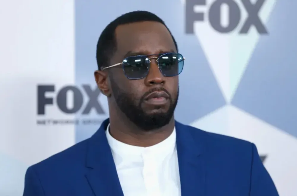 U publikua dokumentar p&euml;r jet&euml;n e tij, Diddy ngre padi