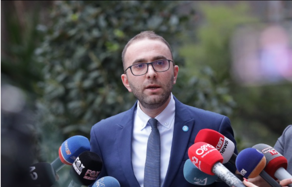Nes&euml;r Berisha n&euml; SPAK/ Zbulohet SMS-ja e Gazmend Bardhit p&euml;r